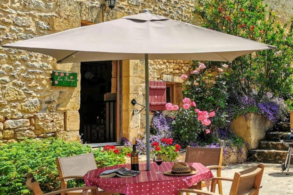 La Forge, Le Banquet Aux Eyzies Villa Les Eyzies Luaran gambar